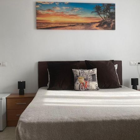 Room With Private Bathroom And Balcony Nearby The Mercado Central, Center And Beach Alicante Eksteriør bilde