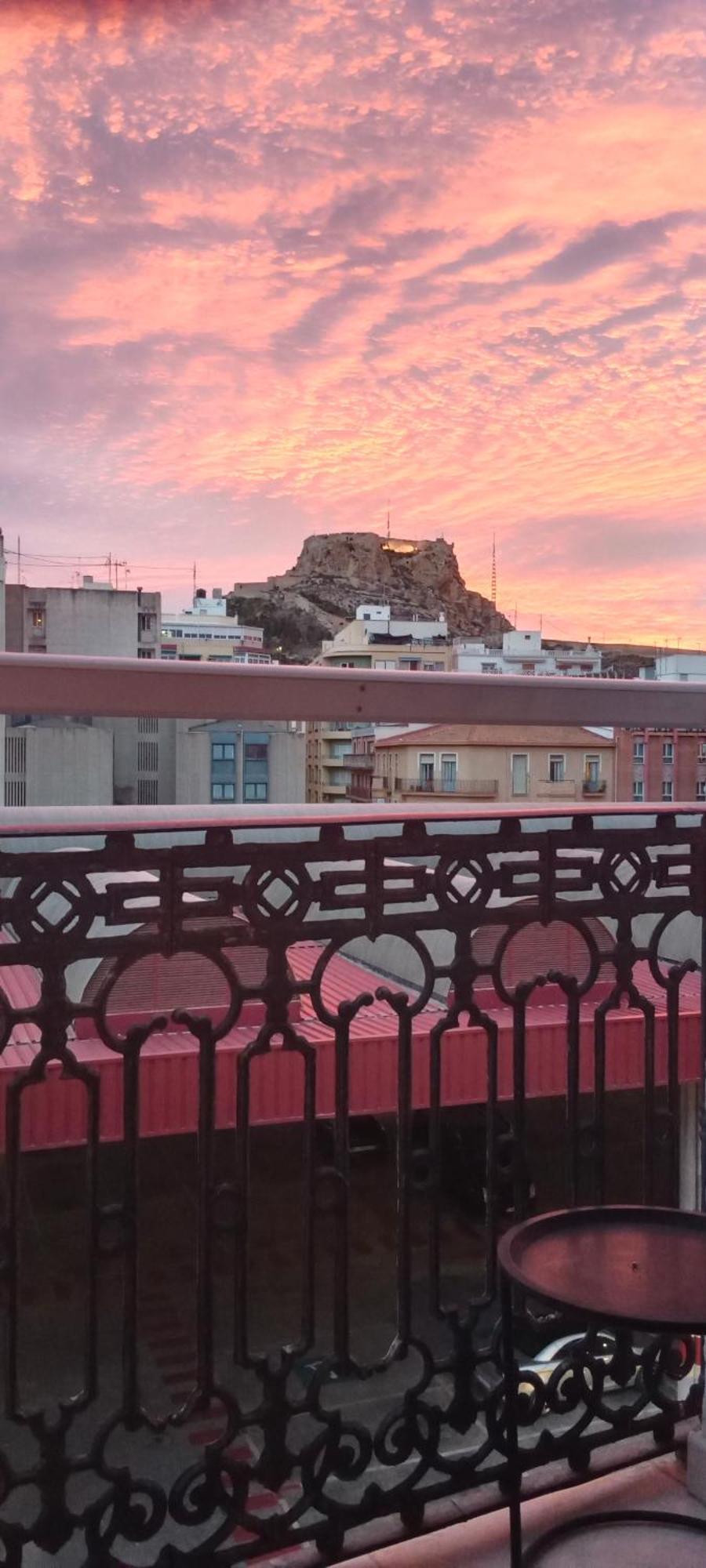 Room With Private Bathroom And Balcony Nearby The Mercado Central, Center And Beach Alicante Eksteriør bilde