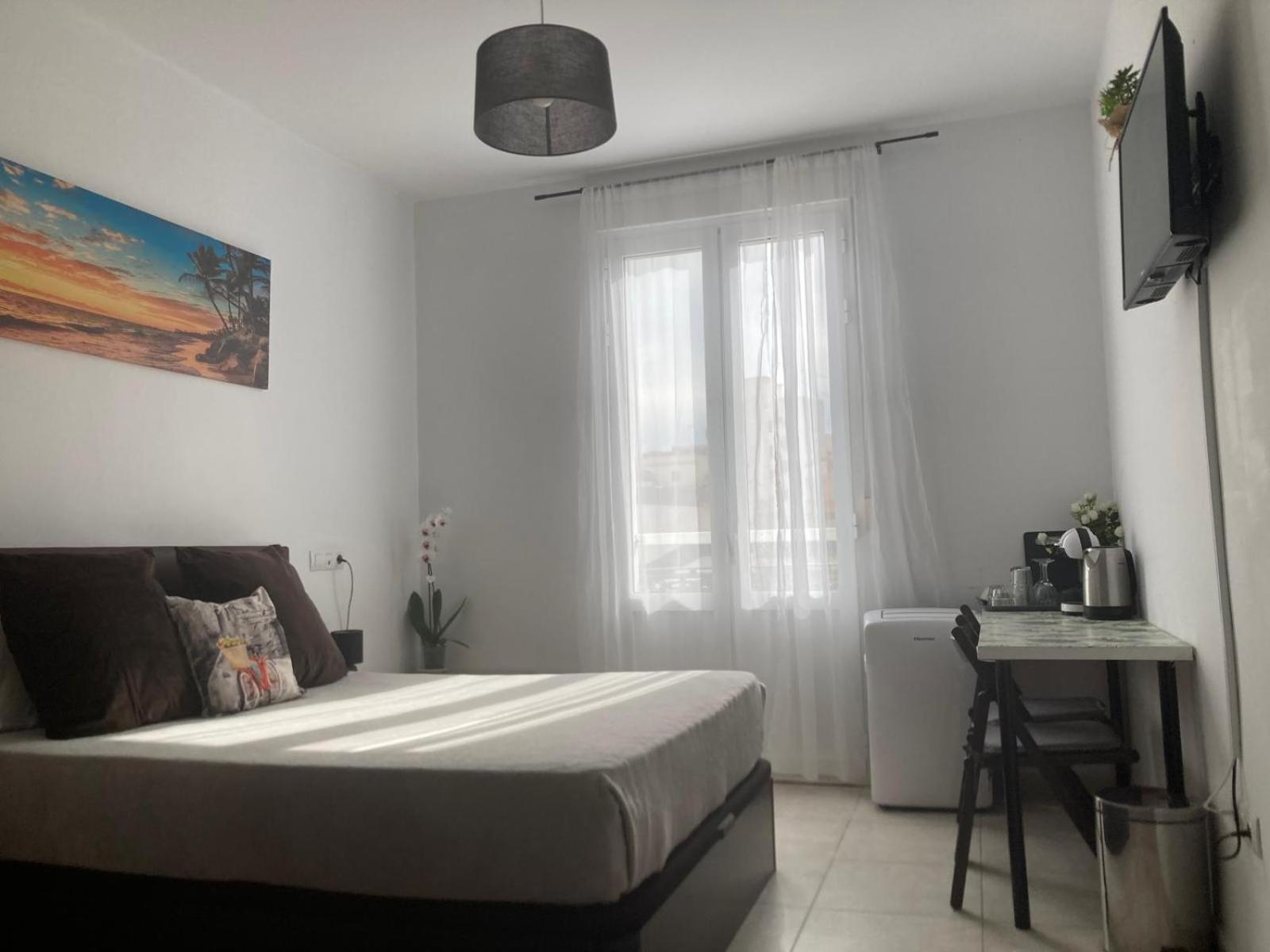 Room With Private Bathroom And Balcony Nearby The Mercado Central, Center And Beach Alicante Eksteriør bilde