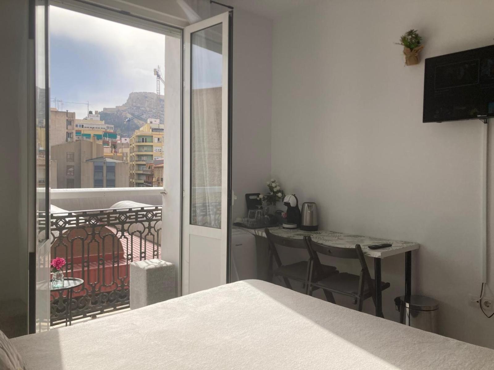 Room With Private Bathroom And Balcony Nearby The Mercado Central, Center And Beach Alicante Eksteriør bilde