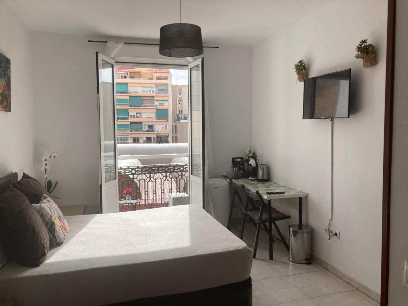 Room With Private Bathroom And Balcony Nearby The Mercado Central, Center And Beach Alicante Eksteriør bilde