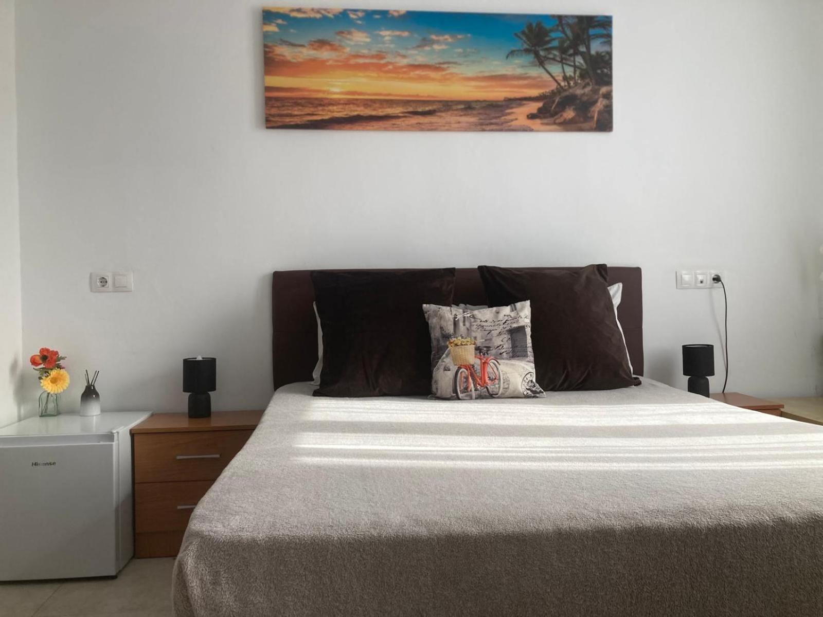 Room With Private Bathroom And Balcony Nearby The Mercado Central, Center And Beach Alicante Eksteriør bilde