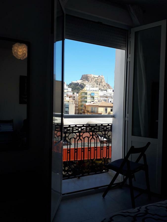 Room With Private Bathroom And Balcony Nearby The Mercado Central, Center And Beach Alicante Eksteriør bilde